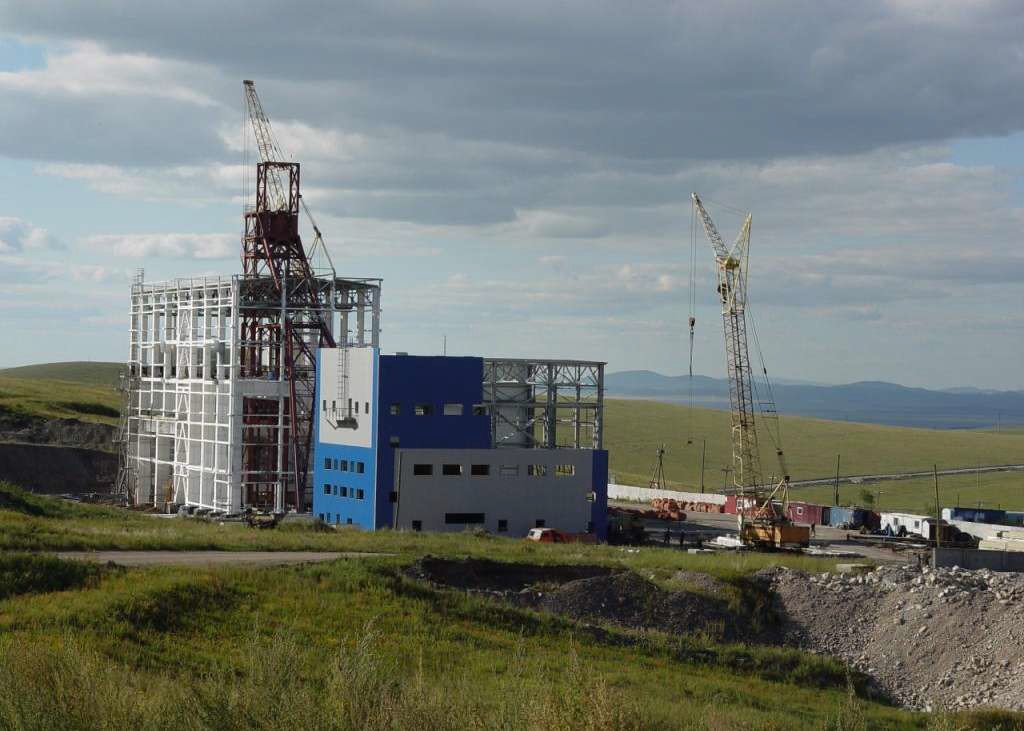 Август 2010 г. Строительство надшахтного комлекса